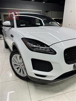 جاكوار إي- بيس